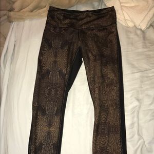Lululemon patterned full length leggings.
